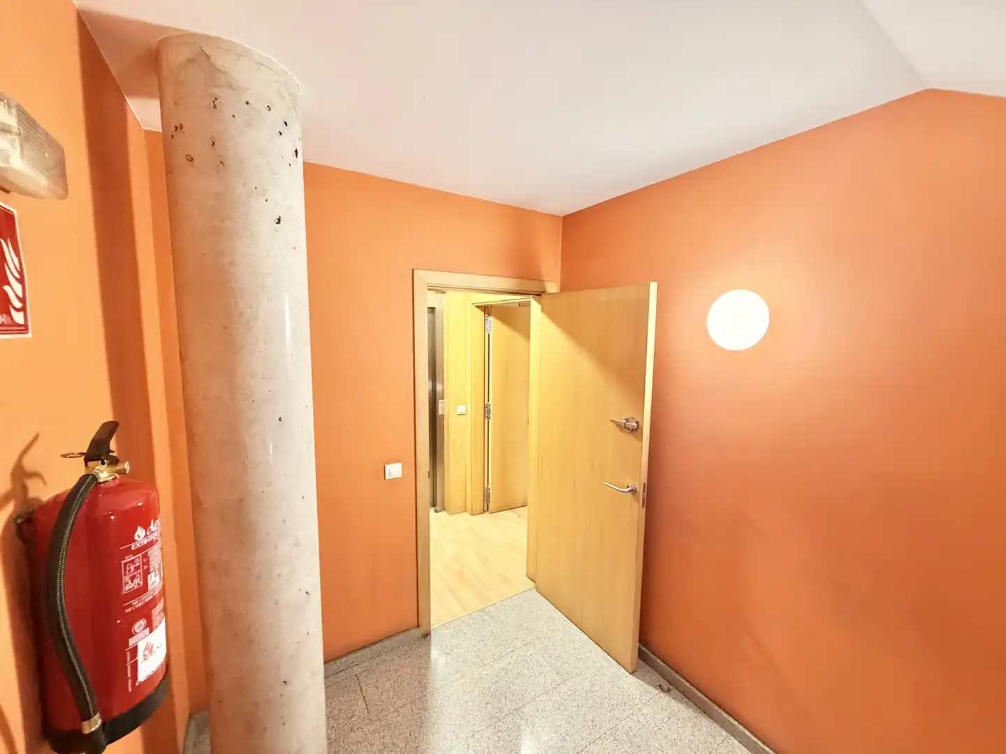 Piso en venta en Figueres con Calefacción, Terraza y Horno