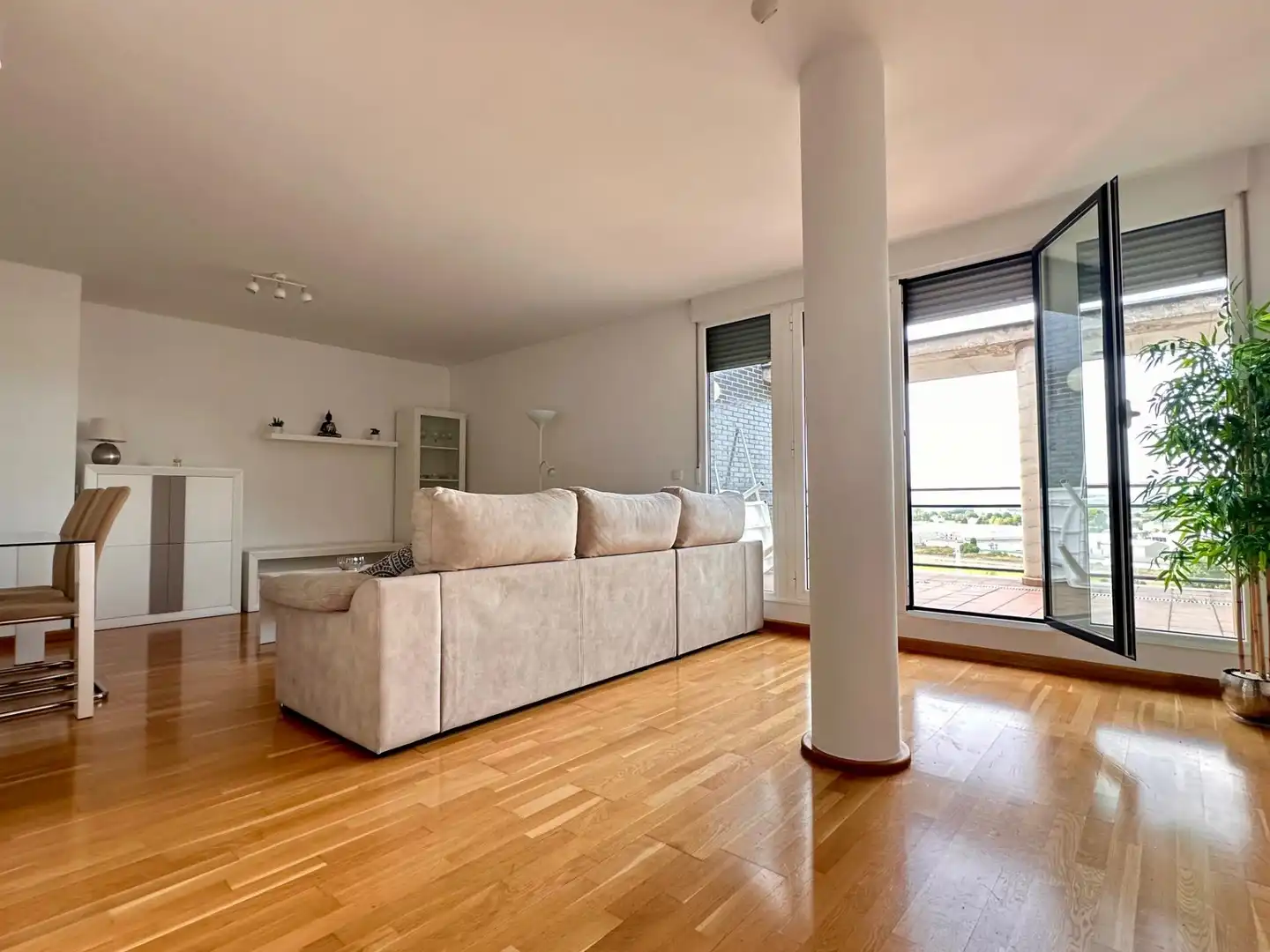 Sala d'estar de Pis de lloguer en Ponferrada amb Calefacció, Terrassa i Traster