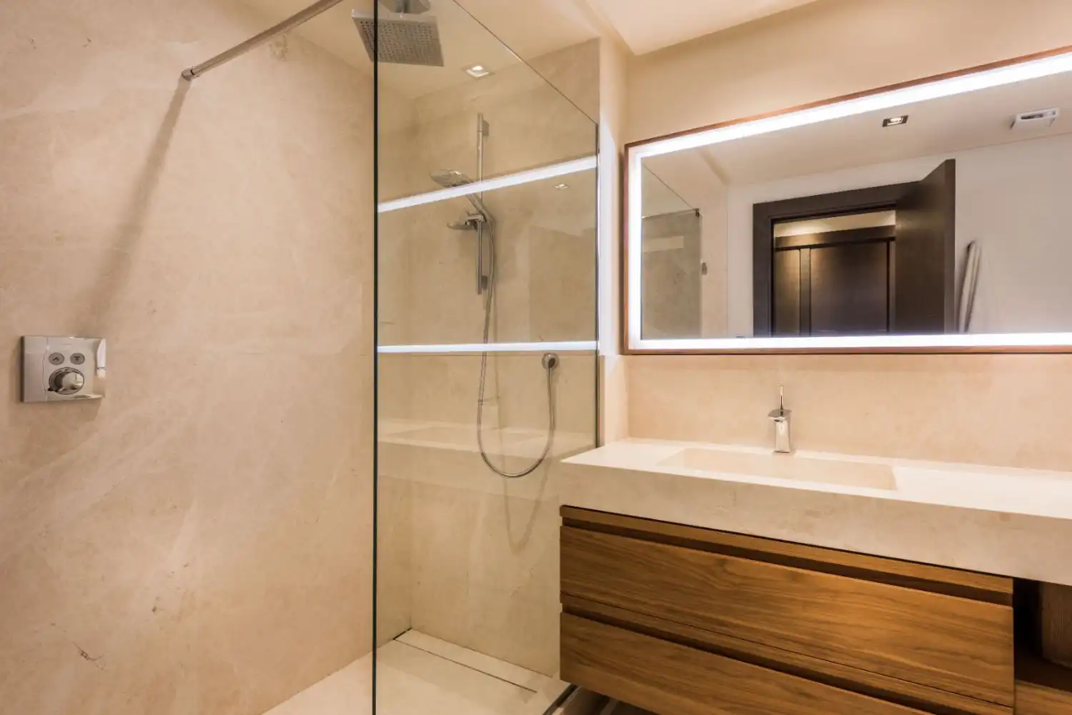 Baño de Casa o chalet de alquiler en Marbella con Aire acondicionado, Calefacción y Terraza