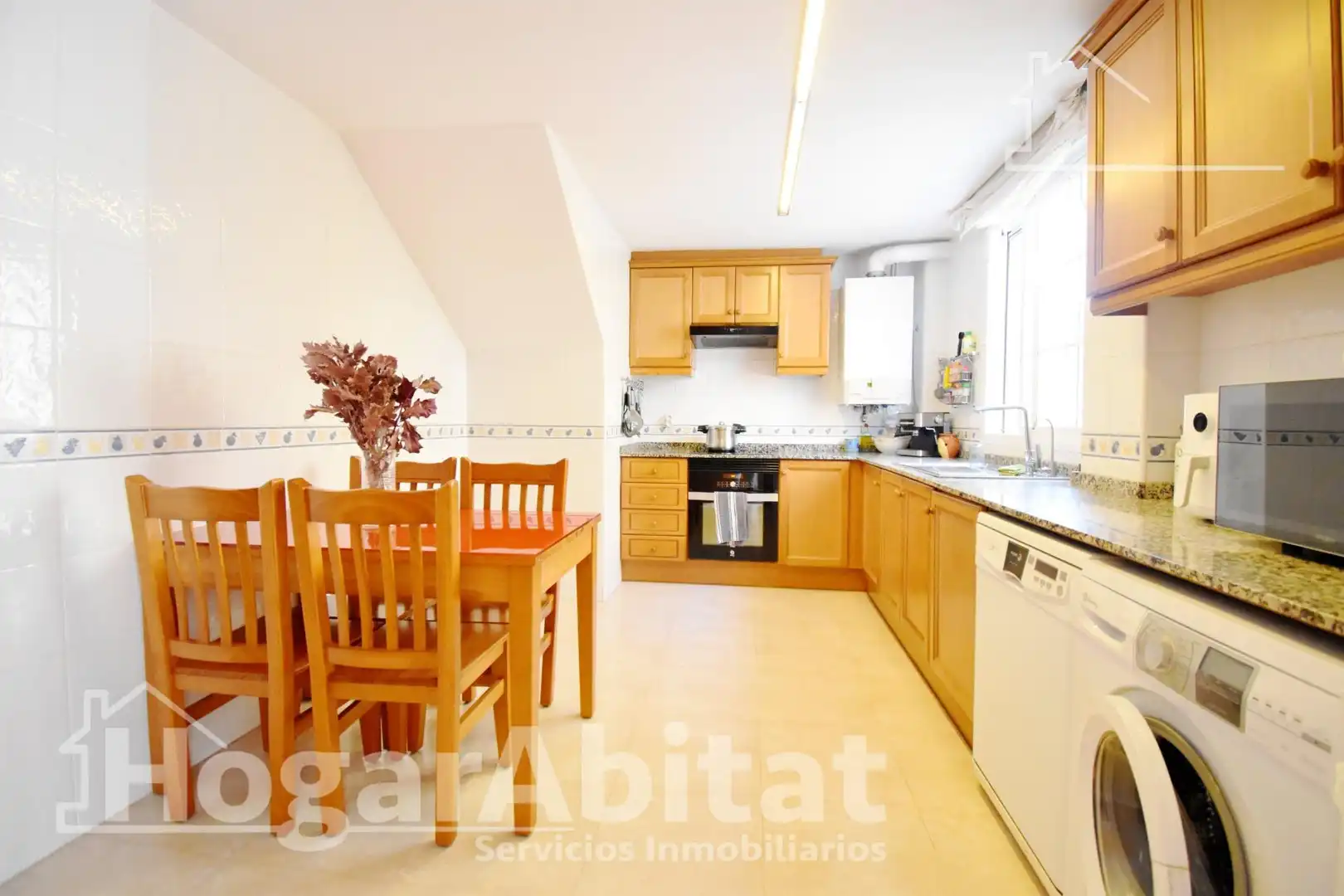 Küche von Einfamilien-Reihenhaus zum Verkauf in Cullera mit Heizung, Terrasse und Abstellraum