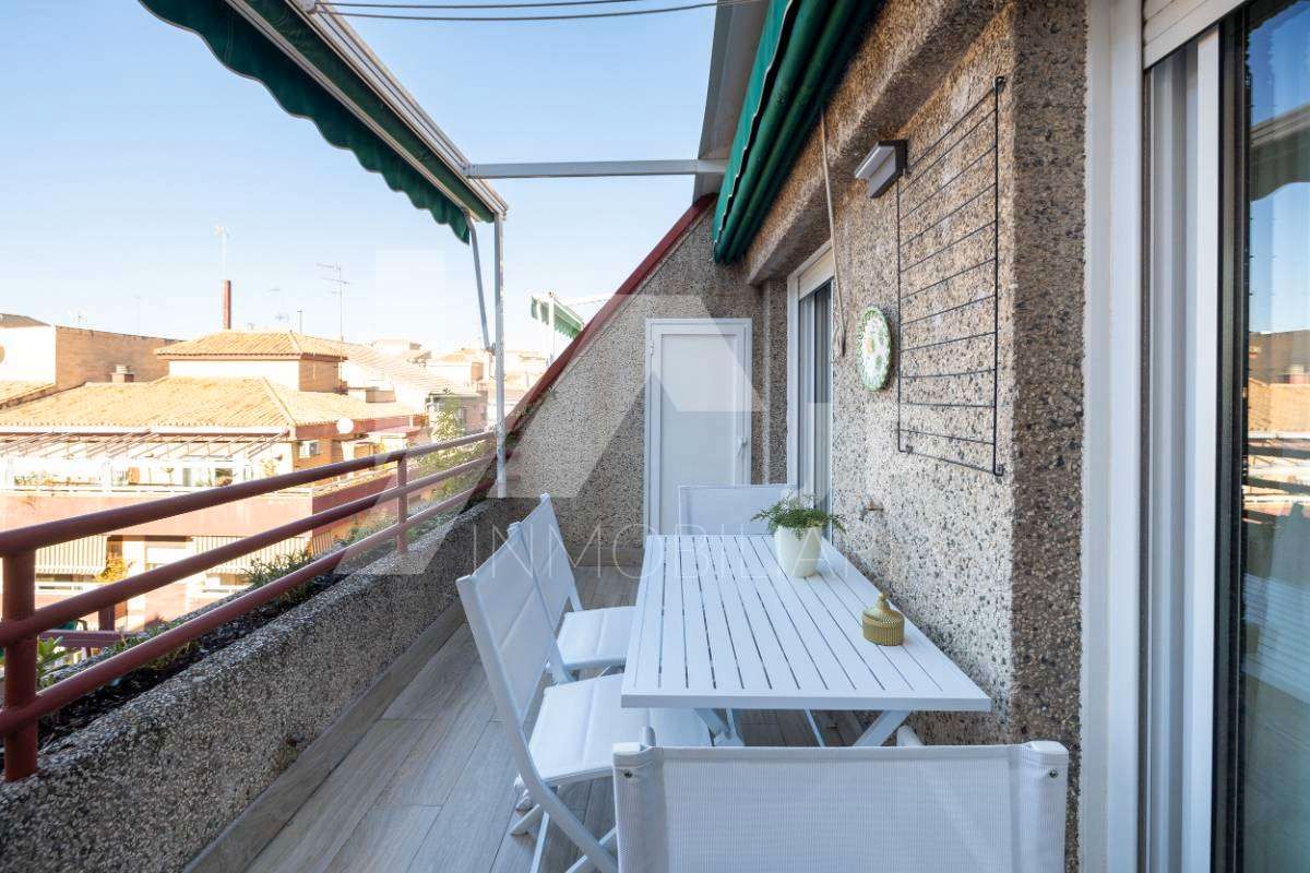 Balcony of Attic for sale in  Granada Capital  with Air Conditioner, Heating and Terrace