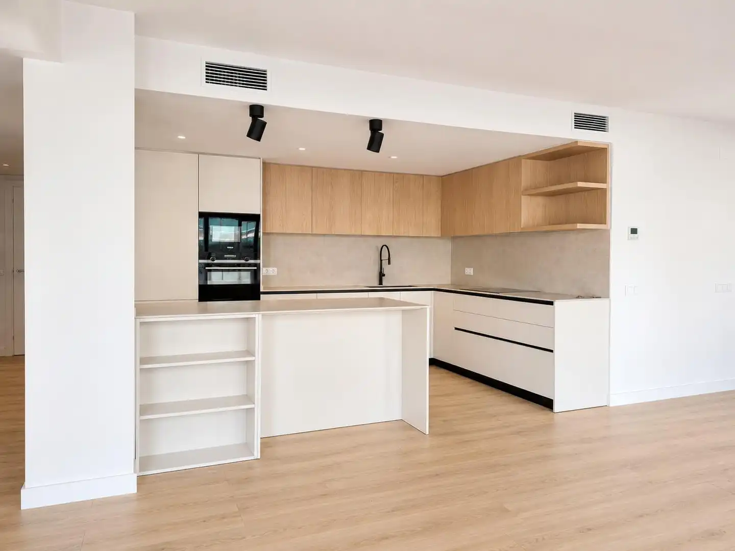 Kitchen of Apartments for sale in Granollers  with Air Conditioner, Heating and Parquet flooring