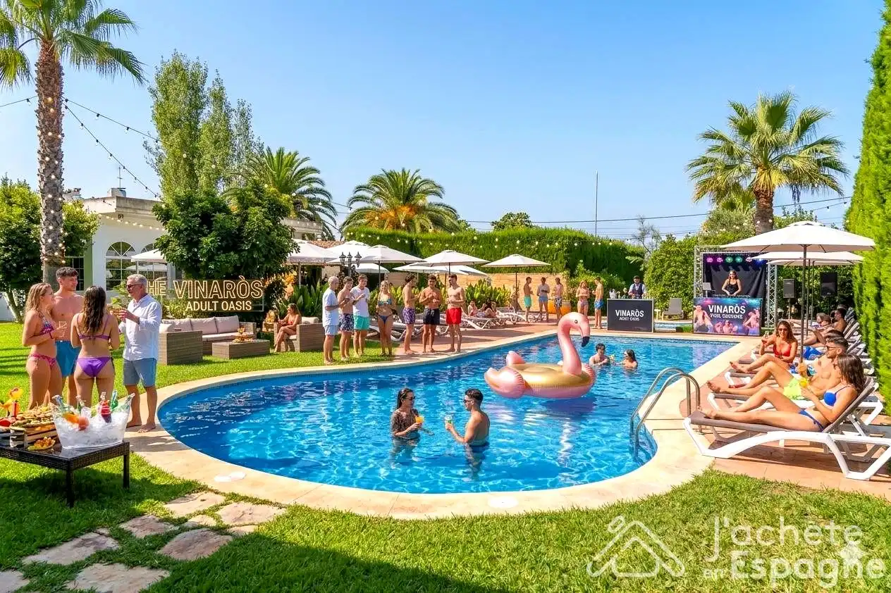 Swimming pool of Buildings for sale in Vinaròs