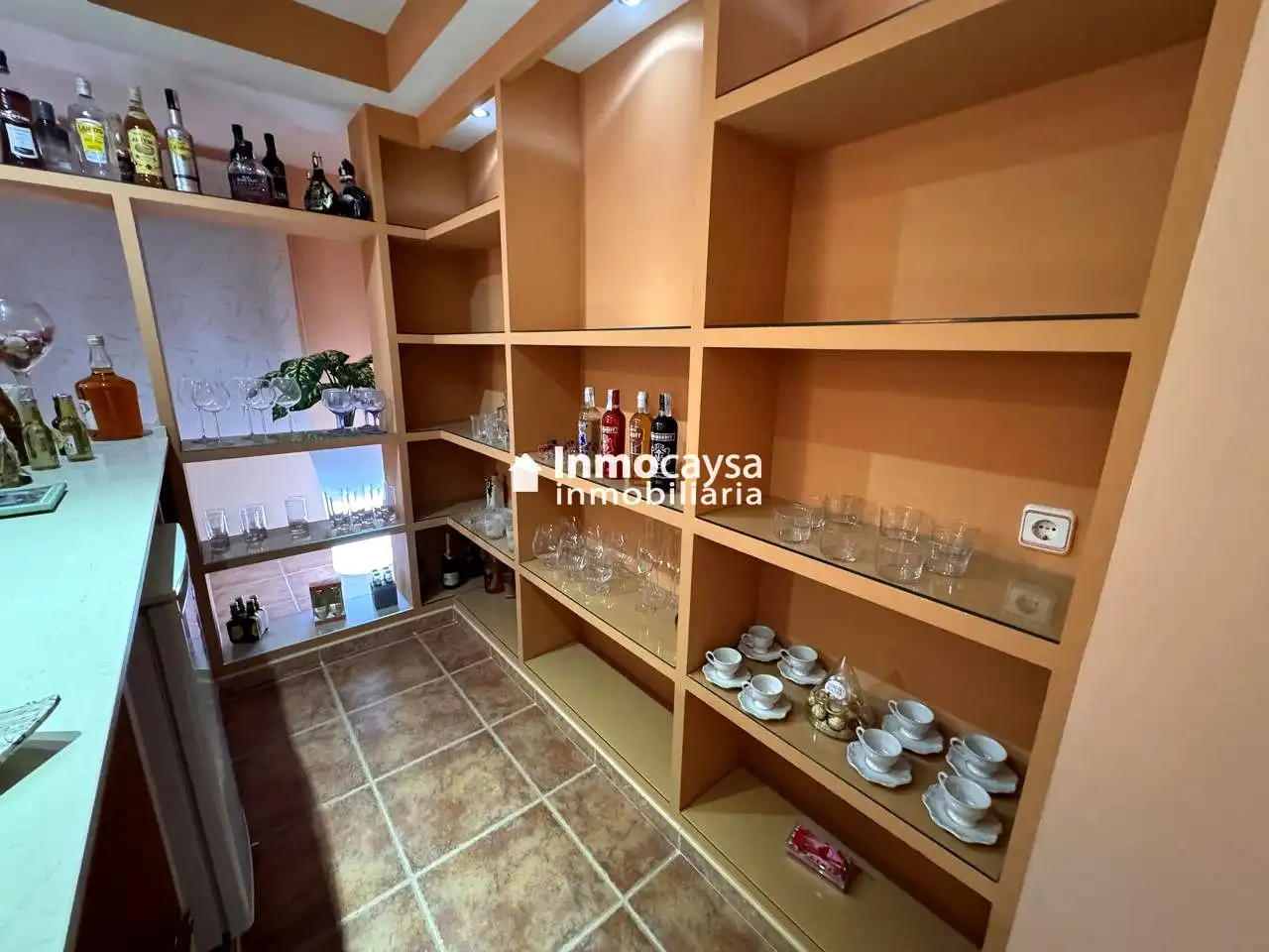 Casa o chalet en venta en Novelé  / Novetlè con Aire acondicionado, Terraza y Piscina