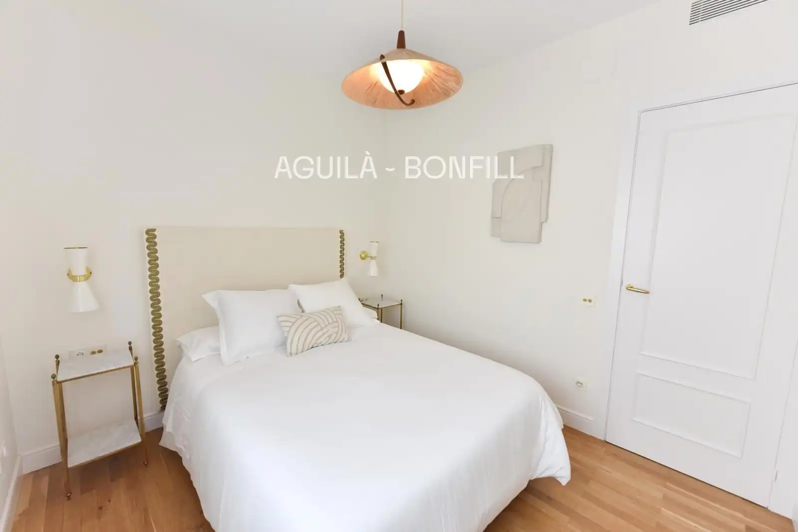 Bedroom of Flat for sale in Barcelona  with Air Conditioner, Heating and Parquet flooring
