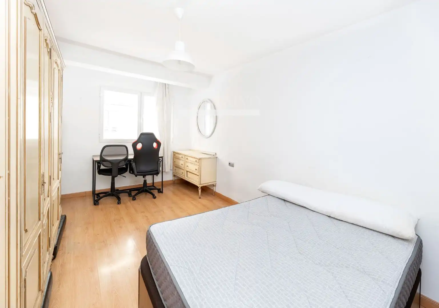 Bedroom of Flat for sale in Granada  with Heating