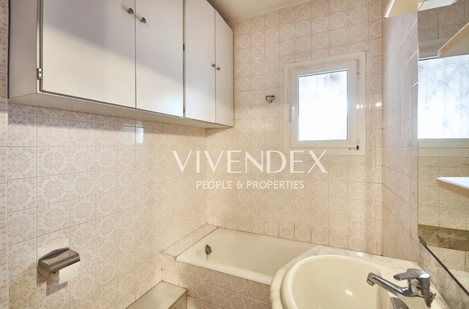 Habitación de Ático en venta en L'Hospitalet de Llobregat con Aire acondicionado, Calefacción y Terraza