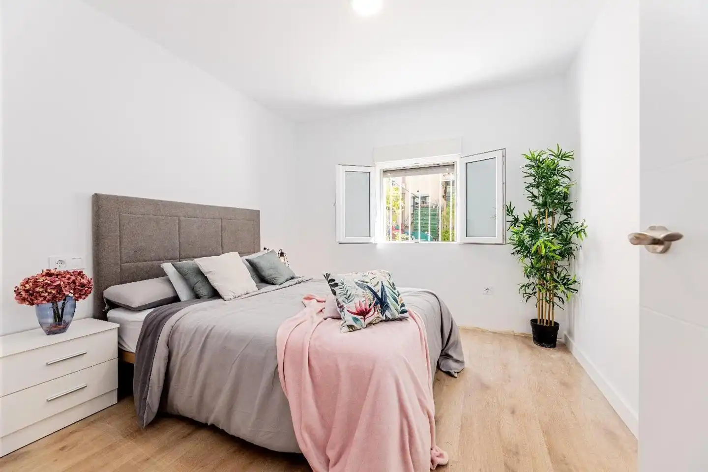 Habitación de Piso en venta en Madrid con Amueblado