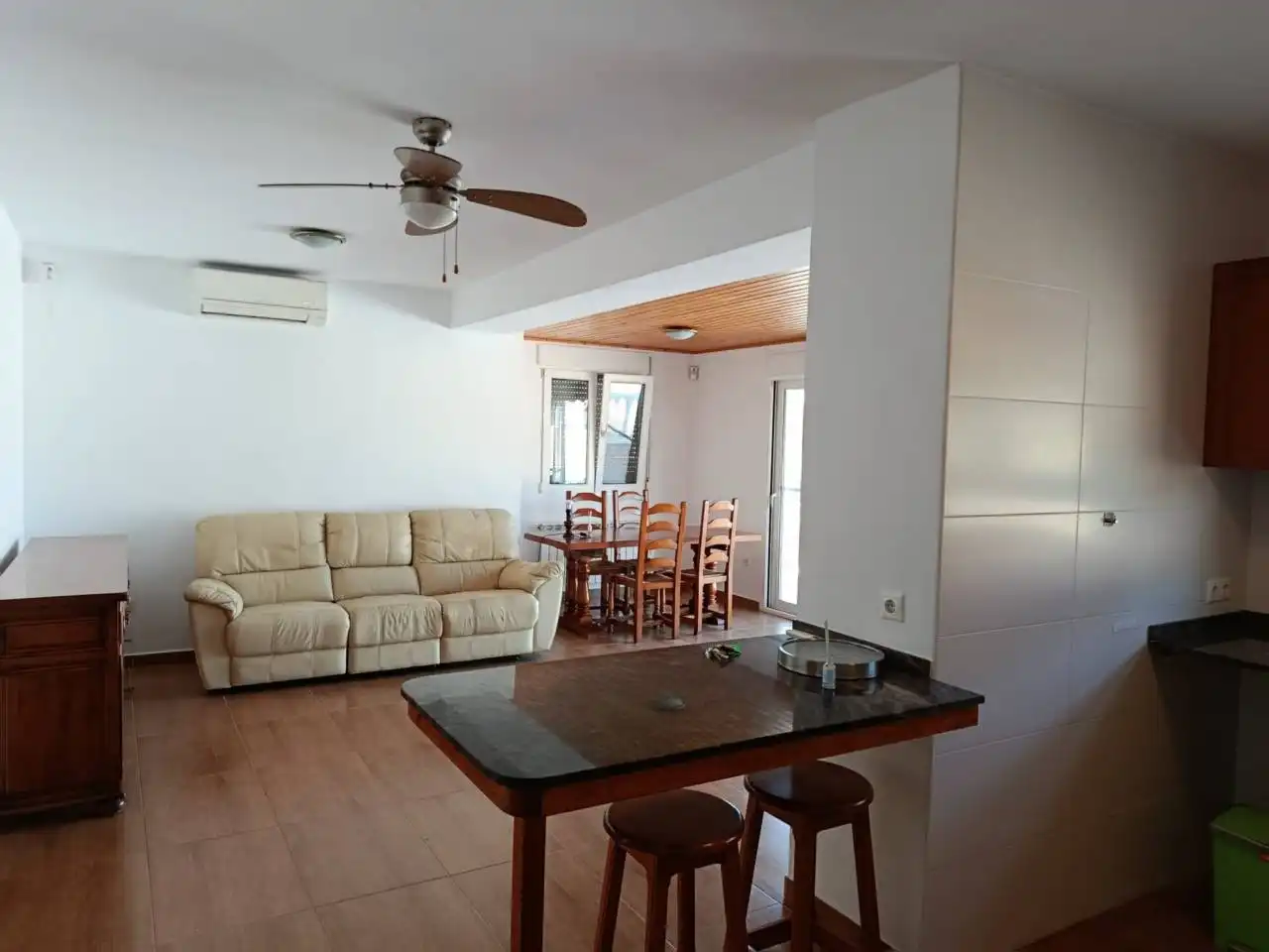 Sala d'estar de Casa o xalet en venda en Vinaròs amb Aire condicionat, Calefacció i Jardí privat
