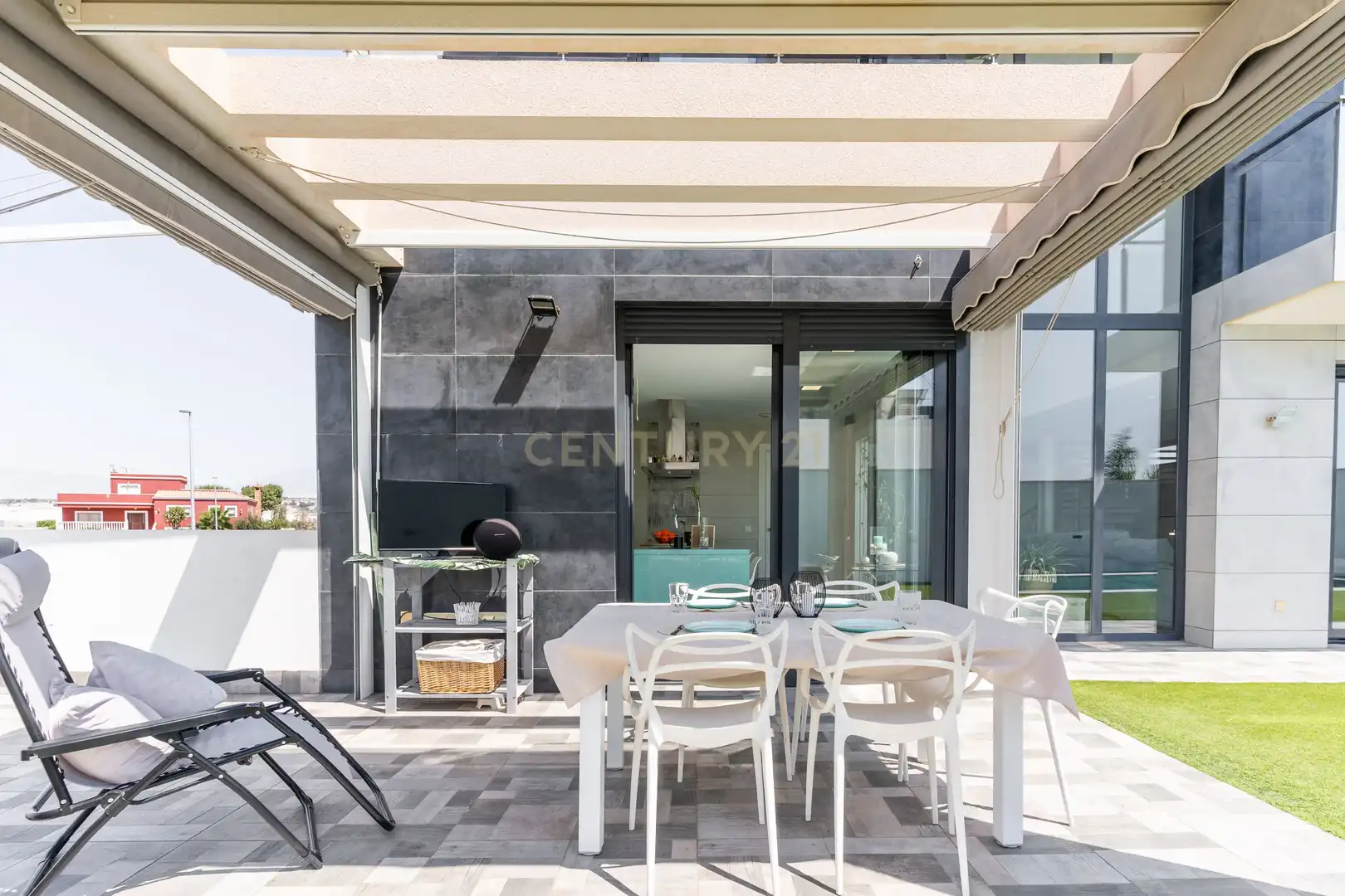 Terrassa de Casa o xalet en venda en El Ejido amb Aire condicionat, Jardí privat i Traster