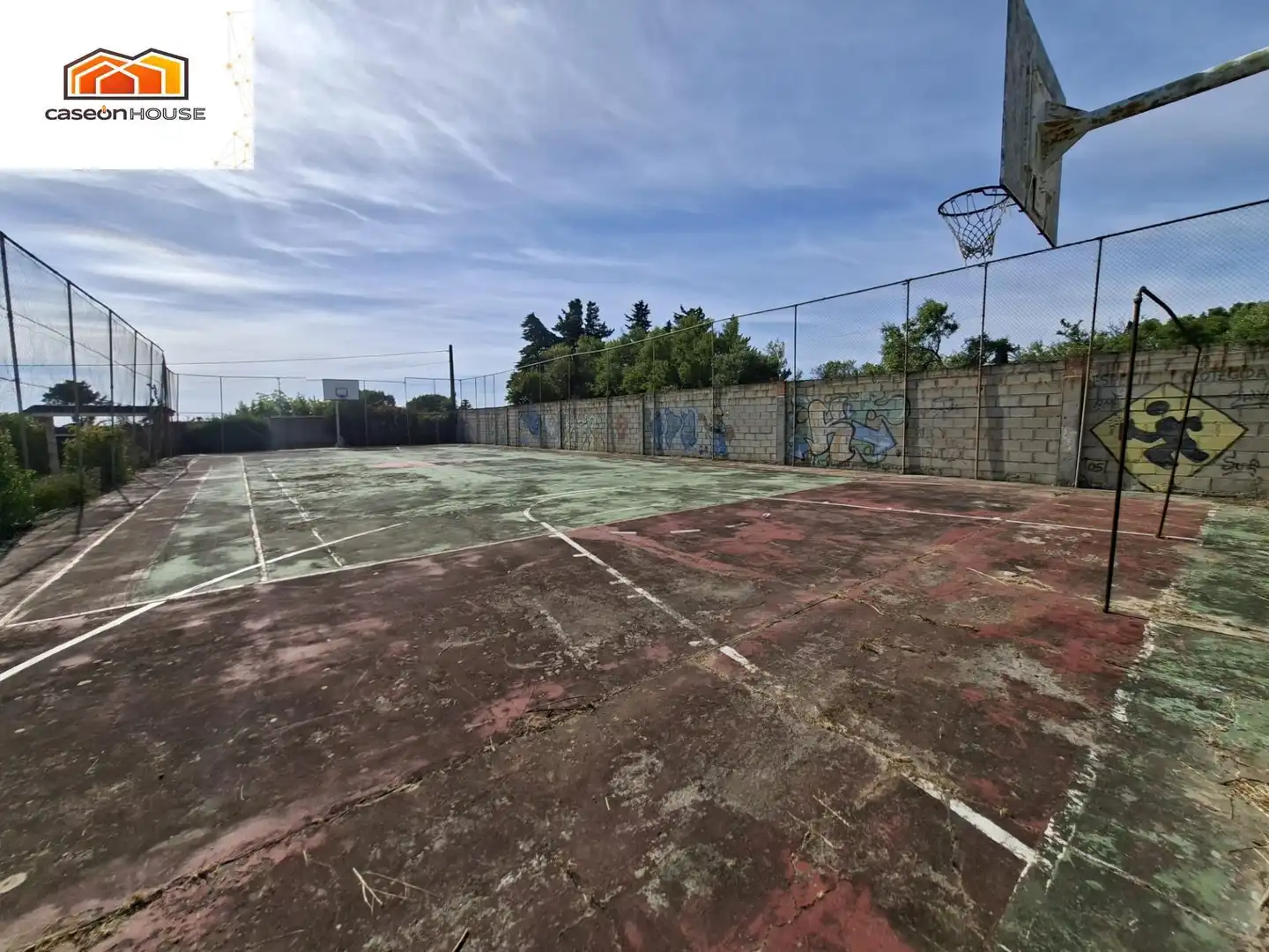 Parking de Casa o chalet en venta en Chiclana de la Frontera con Terraza y Piscina comunitaria