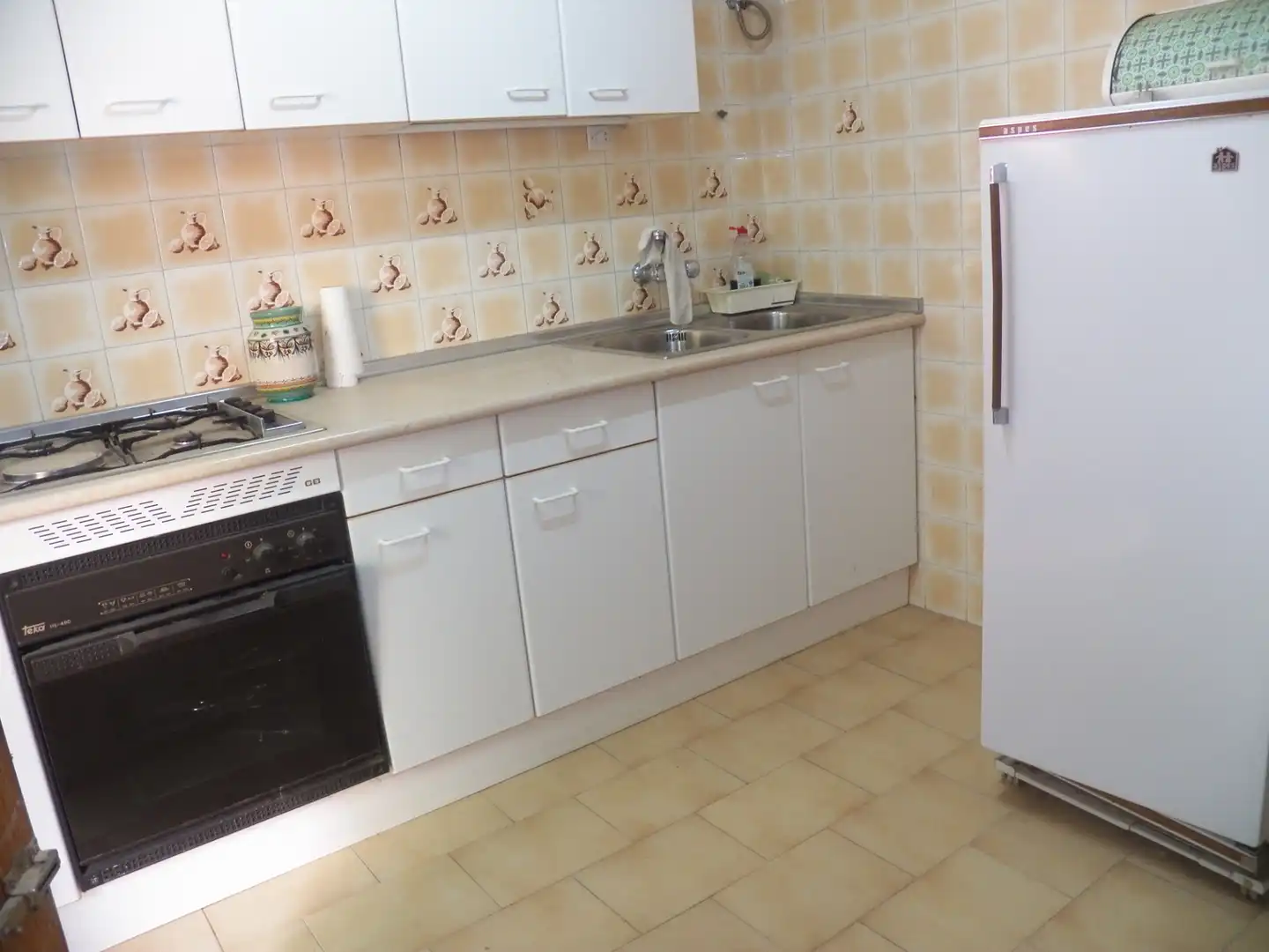 Kitchen of Detached homes for sale in Miraflores de la Sierra  with Private garden and Swimming Pool