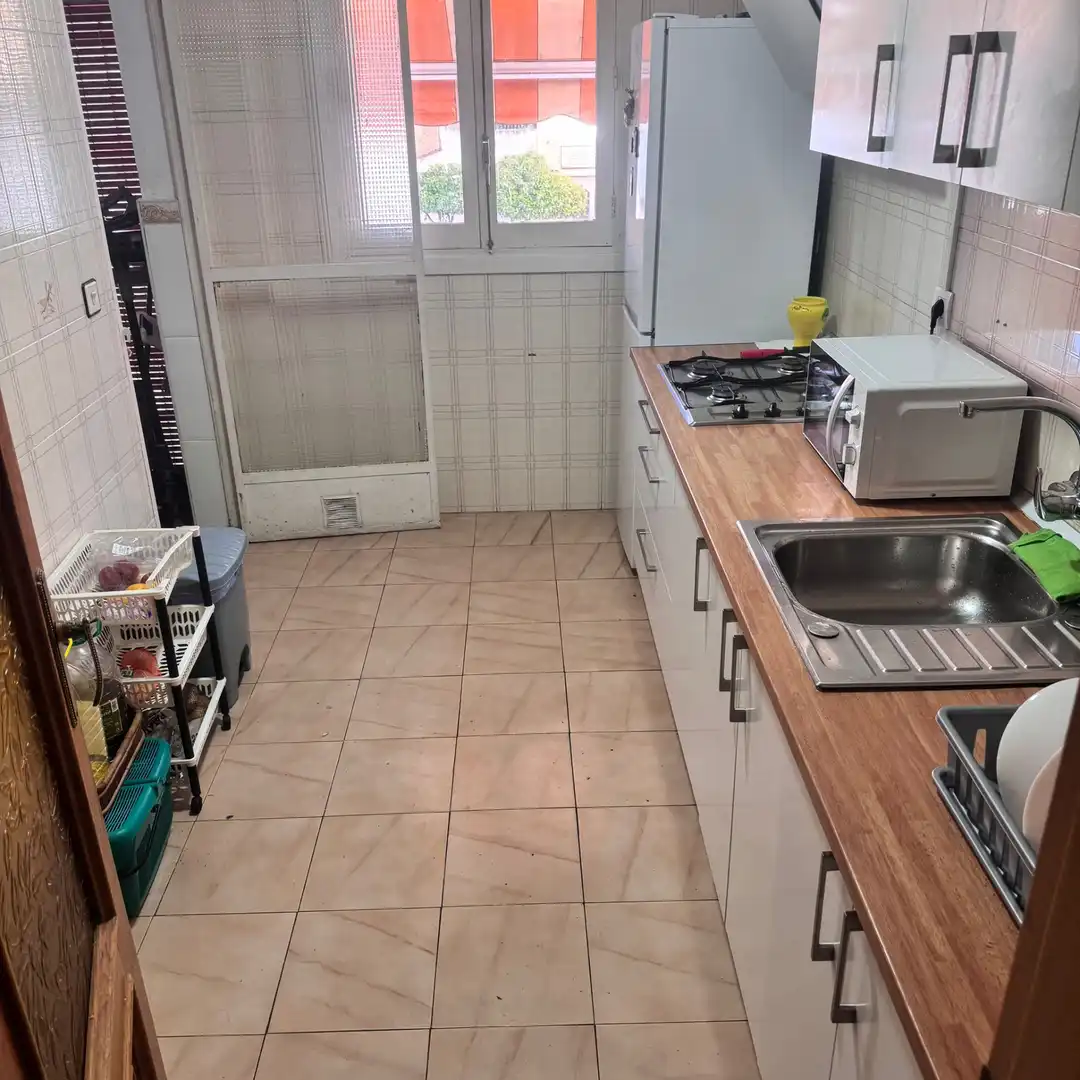 Küche von Wohnung zur Miete in Albolote mit Klimaanlage, Heizung und Parkett