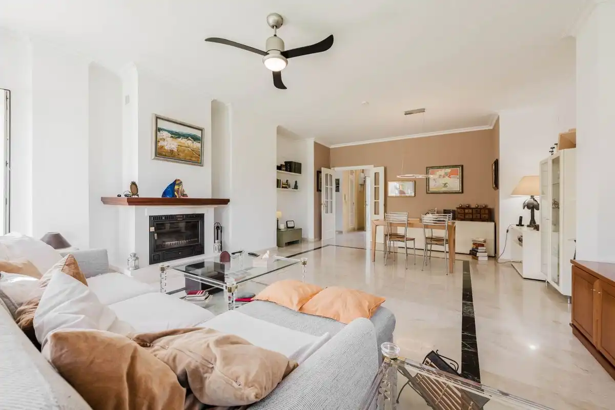 Sala d'estar de Casa o xalet en venda en Almensilla amb Aire condicionat, Calefacció i Jardí privat