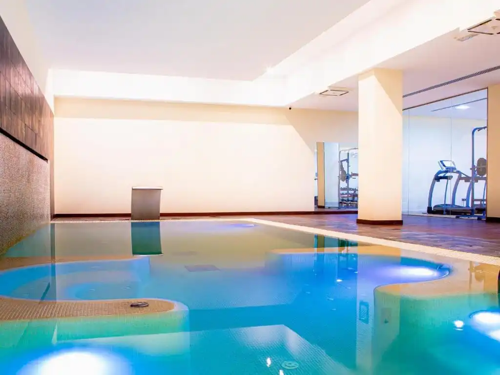 Apartamento con piscina en venta en Estepona Pueblo, imagen 9