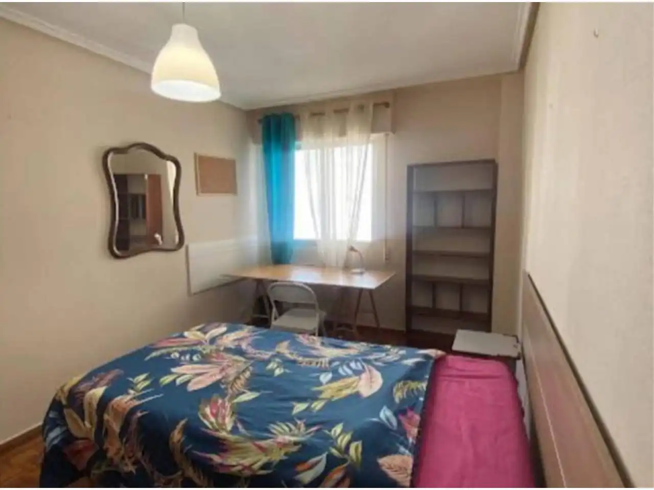 Bedroom of Flat for rent in Burgos  with Heating, Parquet flooring and Terrace