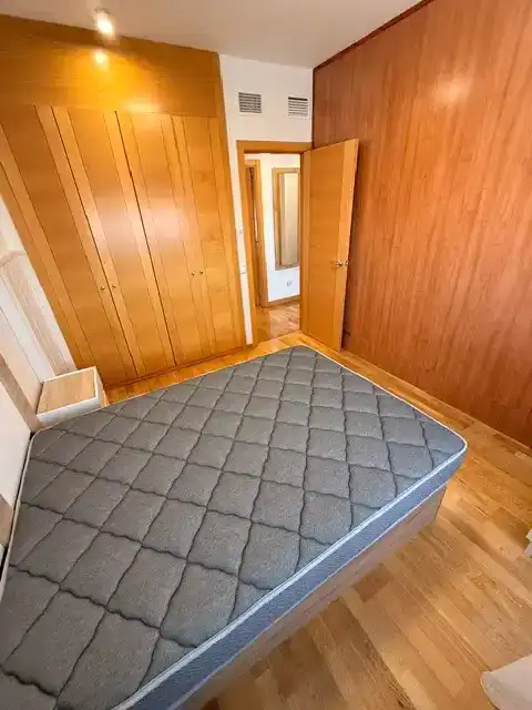Habitación de Ático de alquiler en Yebes con Aire acondicionado, Calefacción y Amueblado