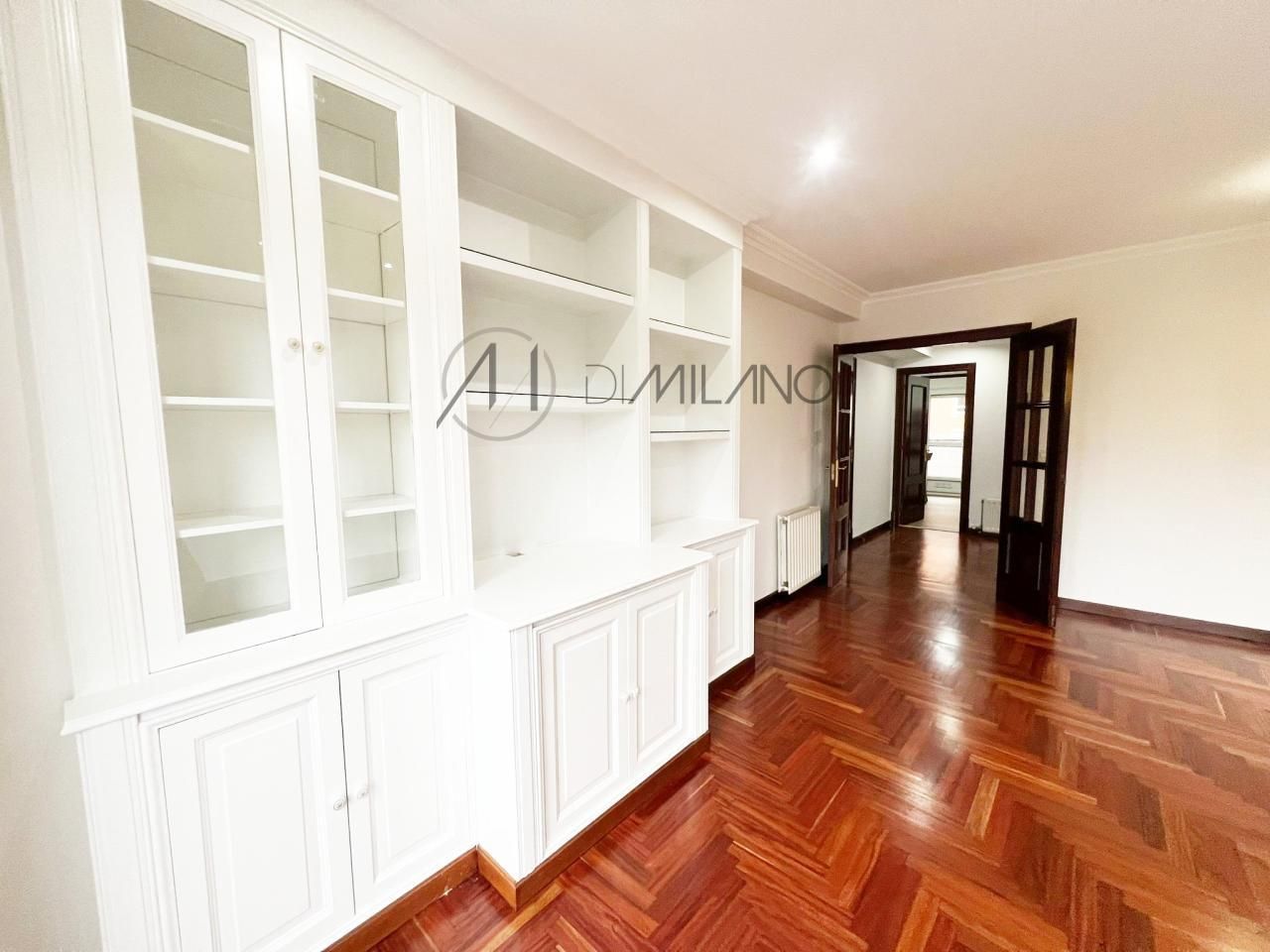 Living room of Flat to rent in Vigo   with Heating and Storage room