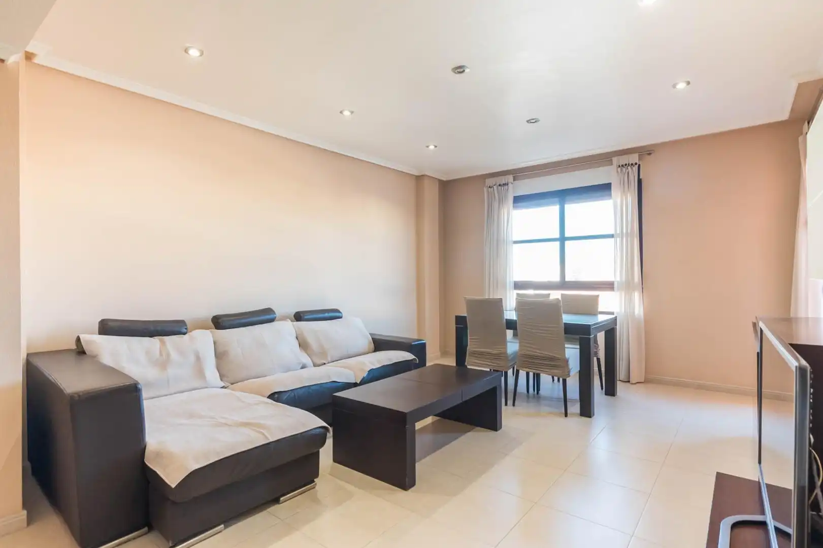 Living room of Flat for rent in Murcia  with Air Conditioner, Furnished and Balcony