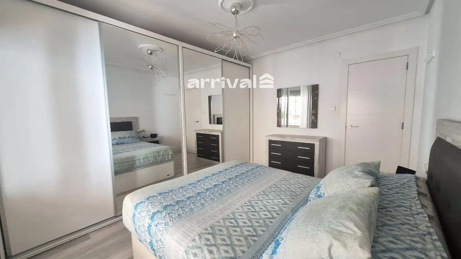 Schlafzimmer von Wohnung zur Miete in Valencia mit Klimaanlage, Heizung und Terrasse
