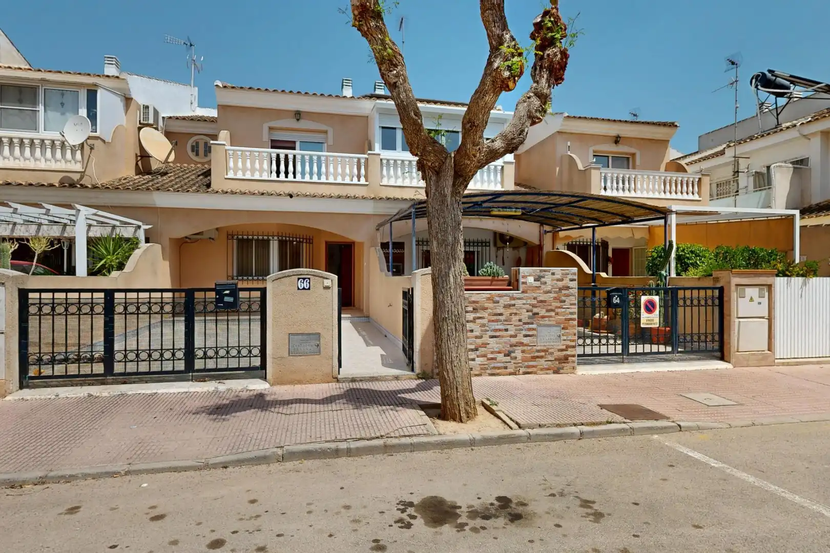 Vista exterior de Casa o chalet en venta en Los Alcázares con Aire acondicionado, Calefacción y Jardín privado