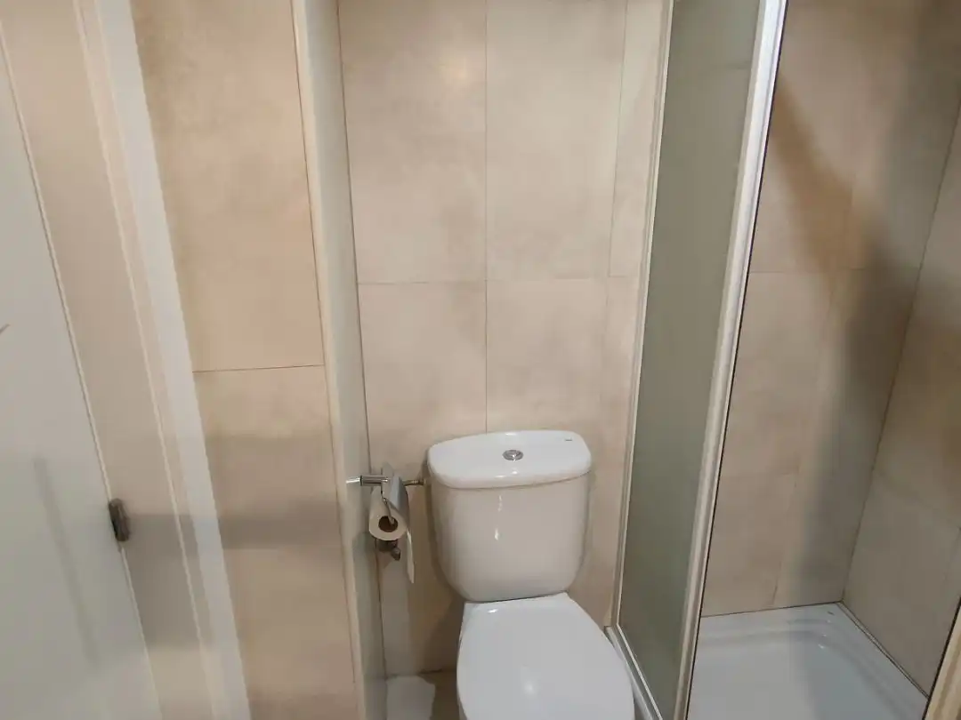 Bathroom of Flat for rent in  Zaragoza Capital  with Air Conditioner and Balcony