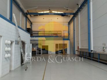 Nave industrielle avec ascenseur à louer à Passatge Juan de Àustria 17