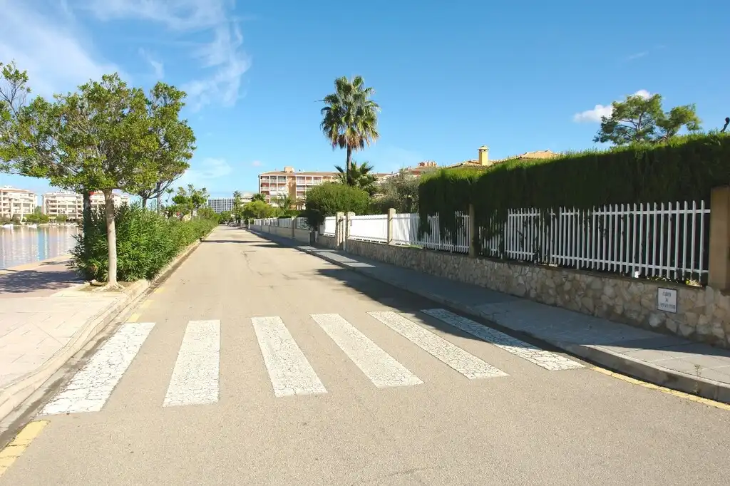 Vista exterior de Casa o xalet en venda en Alcúdia amb Jardí privat, Terrassa i Moblat