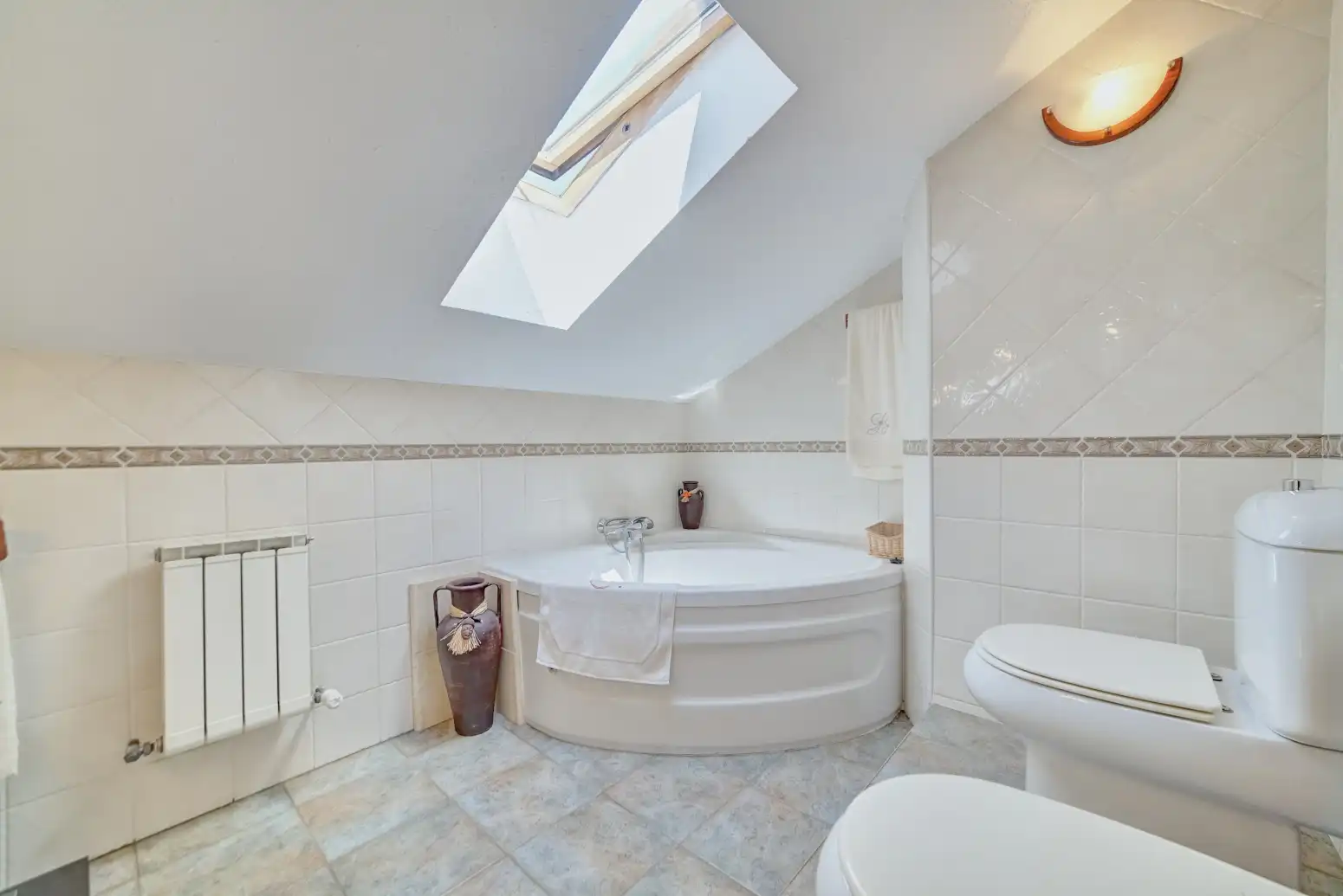 Baño de Casa adosada en venta en Ezcabarte con Calefacción, Jardín privado y Parquet