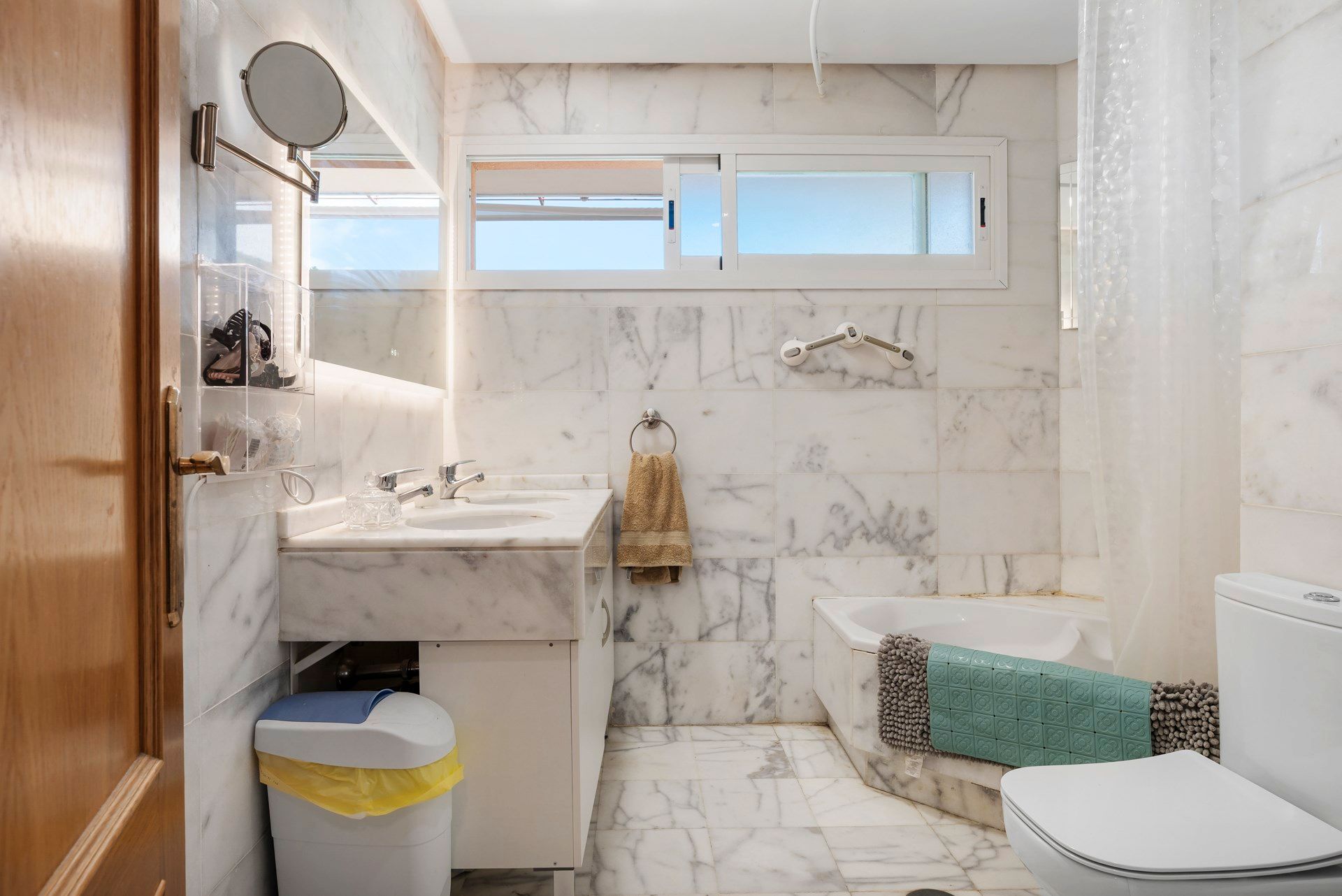 Bathroom of Single-family semi-detached for sale in Estepona