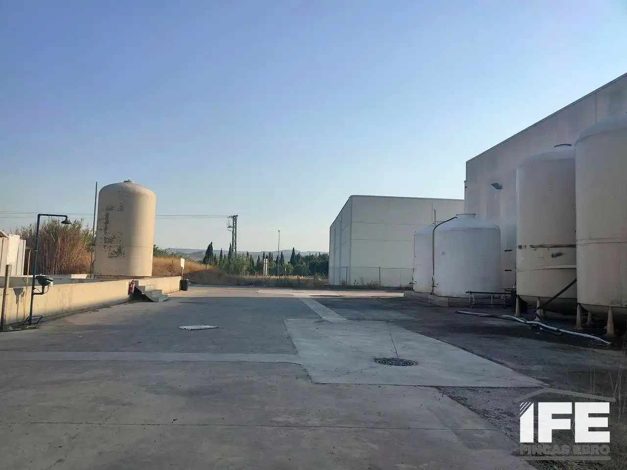 Vista exterior de Nau industrial de lloguer en Alagón