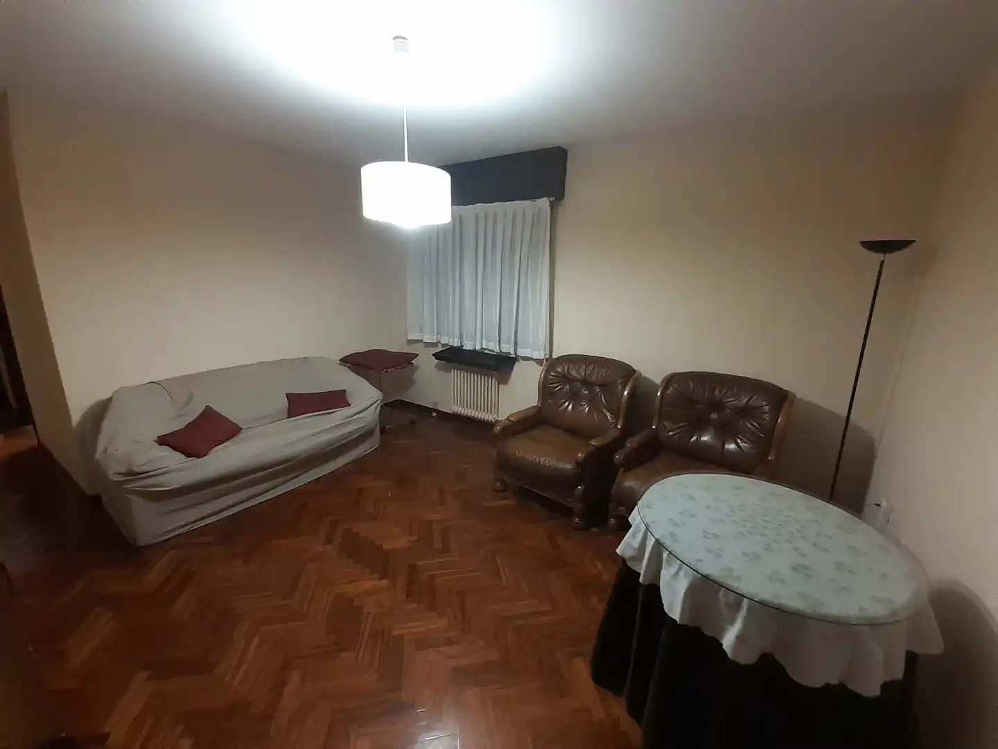 Wohnzimmer von Wohnungen zur Miete in Ourense Capital  mit Heizung, Parkett und Möbliert