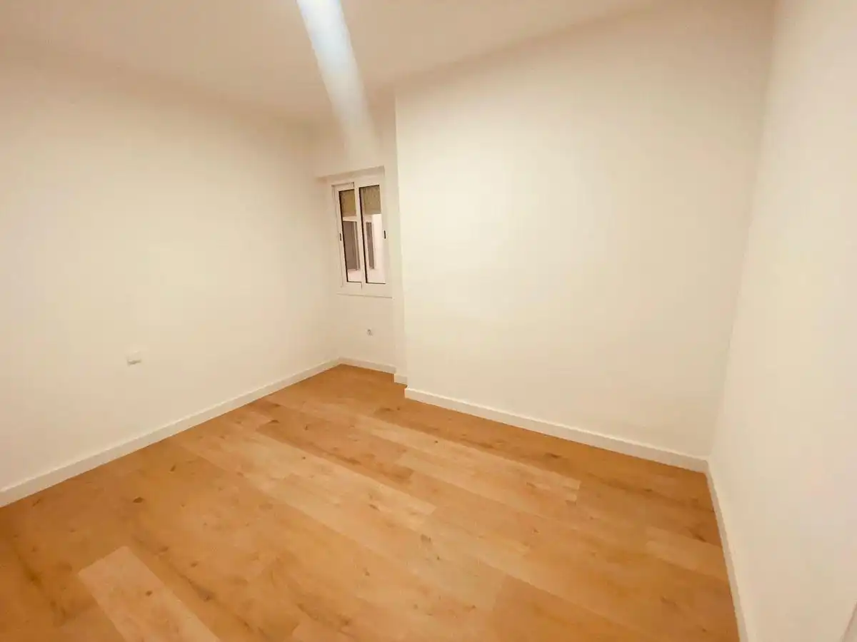 Habitación de Piso en venta en Alcanar con Parquet y Balcón