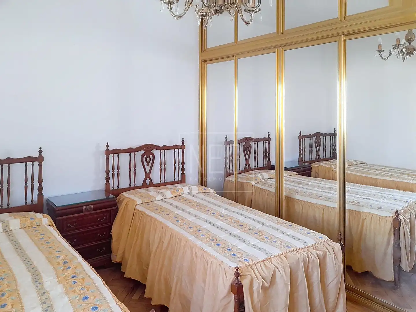 Dormitori de Pis en venda en Madrid amb Calefacció, Parquet i Terrassa