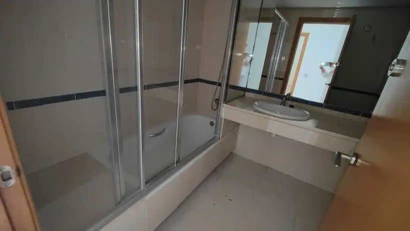 Badezimmer von Maisonette zum Verkauf in Sant Pere de Ribes mit Klimaanlage, Heizung und Privatgarten