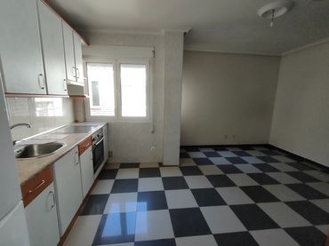 Penthouse with lift for sale in Calle de San Martín
