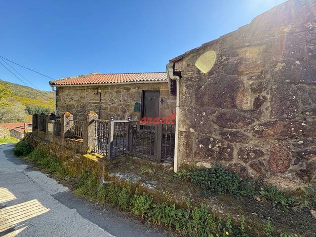 Casa-chalet en Venta en Lobeira