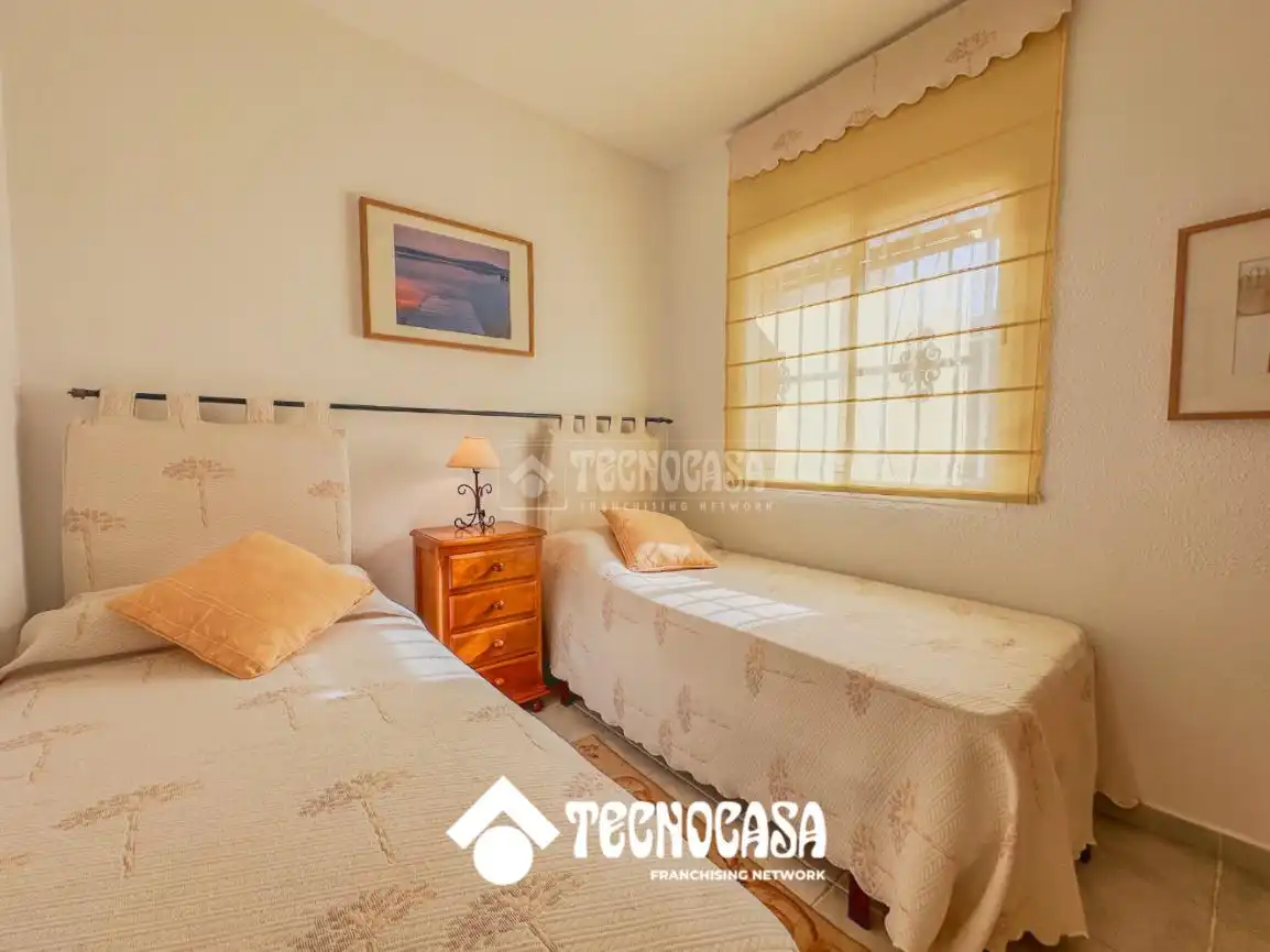 Dormitori de Casa adosada en venda en Rota amb Terrassa i Balcó
