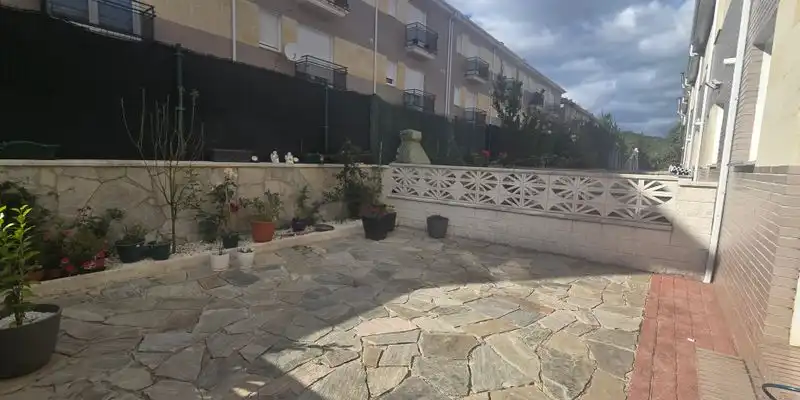 Jardín de Casa adosada en venta en Guardo con Jardín privado y Amueblado