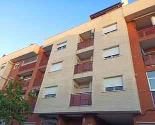 Vista exterior de Àtic en venda en Almansa amb Aire condicionat i Terrassa