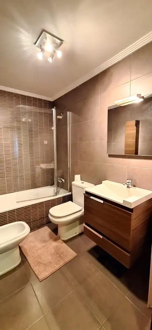 Baño de Piso en venta en Bilbao  con Calefacción y Trastero
