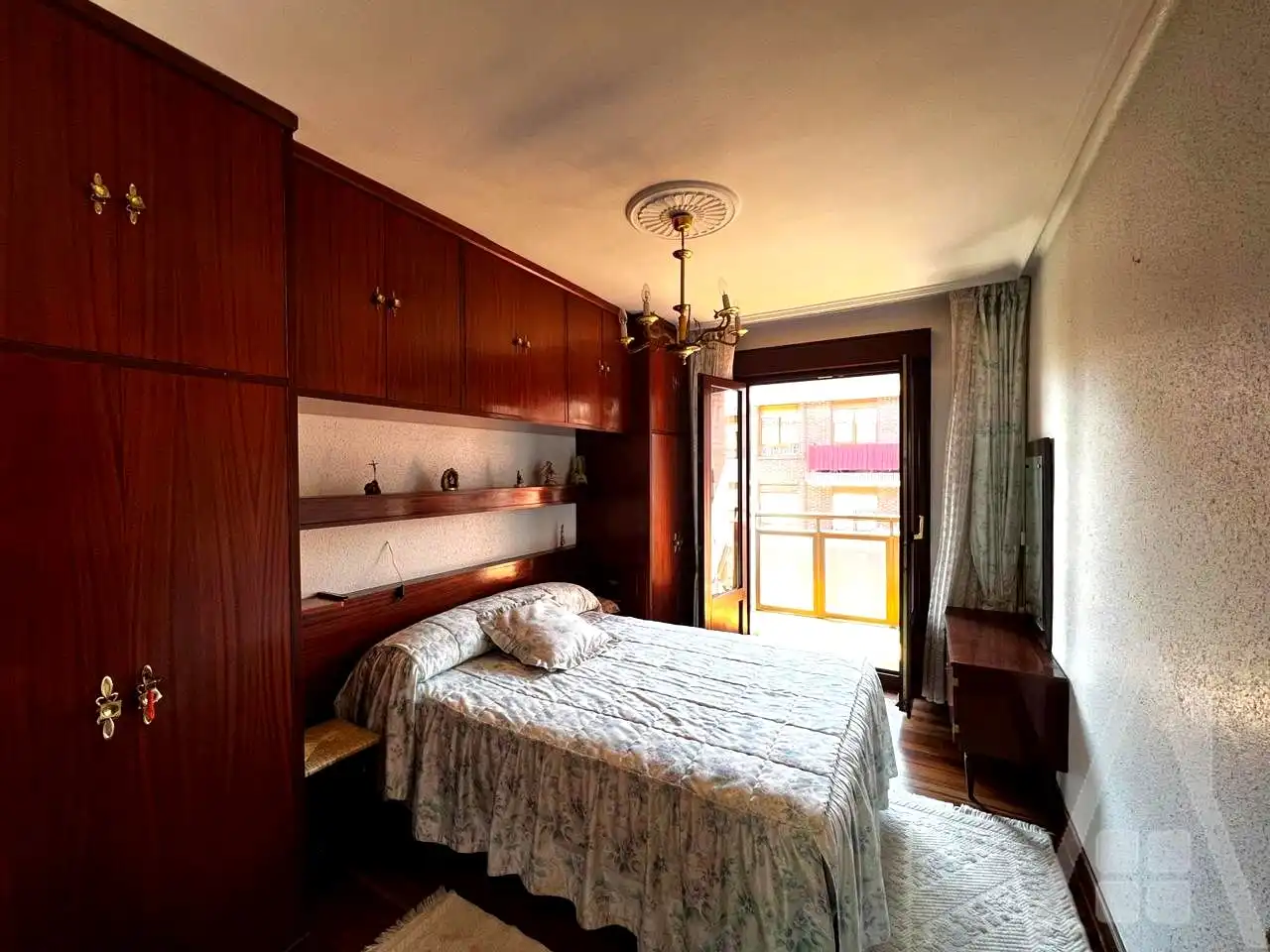 Habitación de Piso en venta en Etxebarri con Parquet, Terraza y Amueblado
