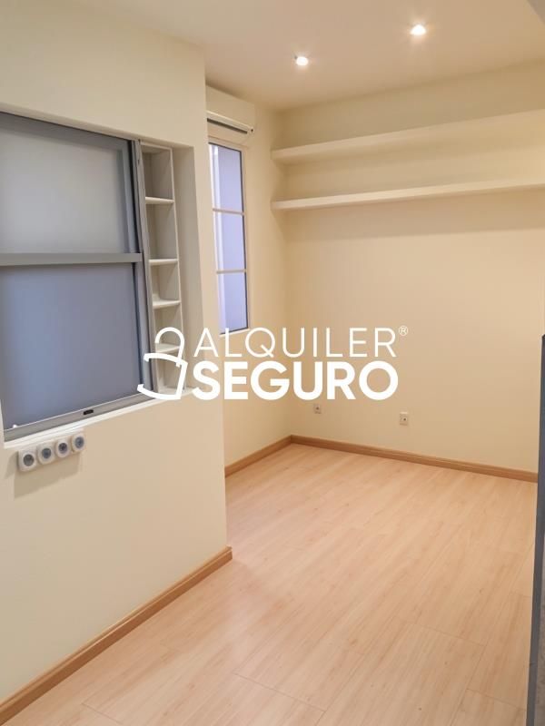Habitación de Piso de alquiler en  Madrid Capital con Calefacción