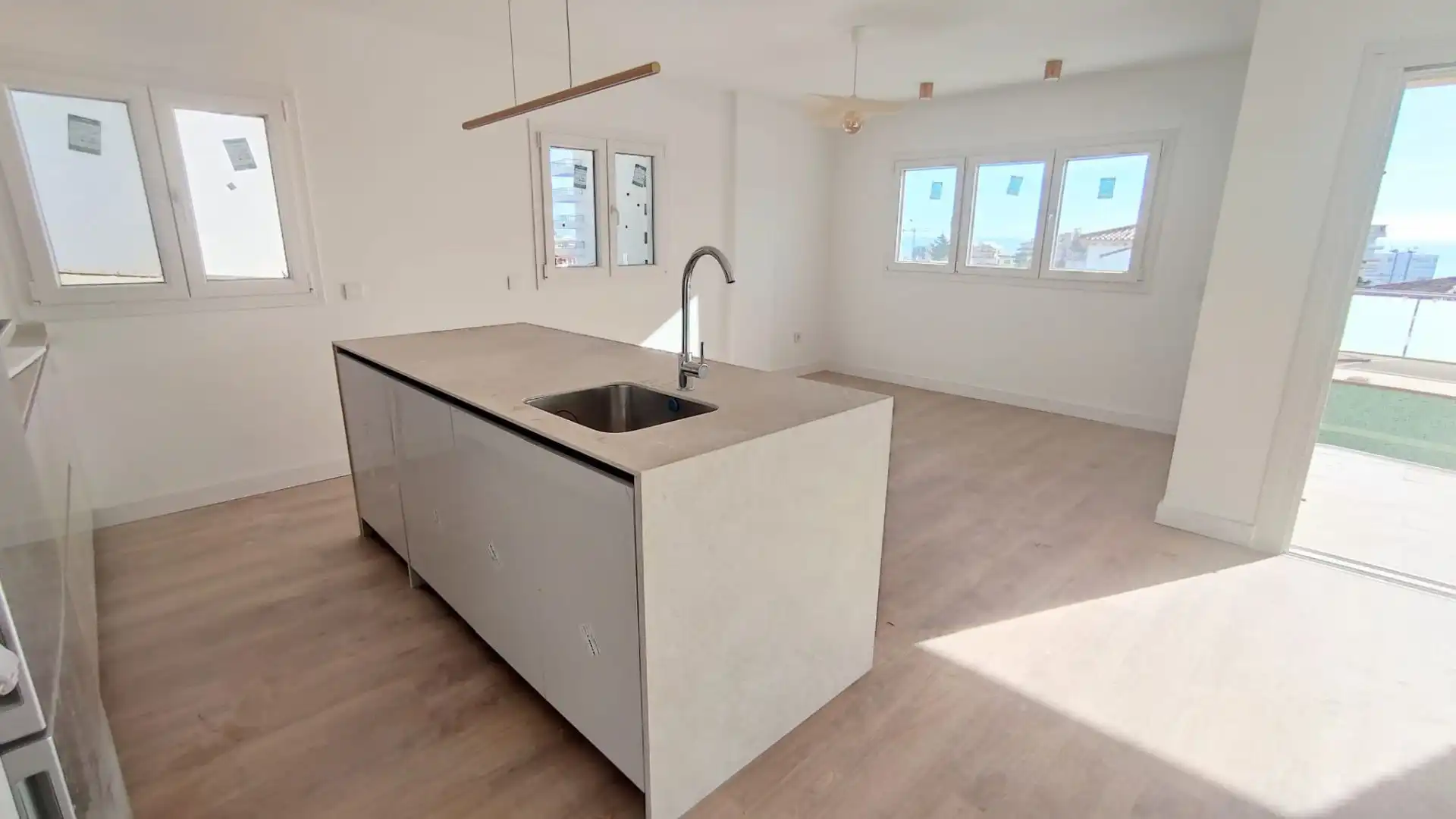 Küche von Maisonette zum Verkauf in Torremolinos mit Klimaanlage, Terrasse und Abstellraum