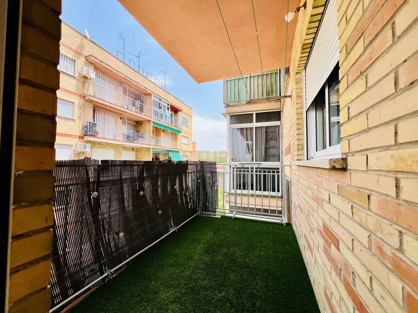Balcony of Flat for rent in Granada  with Air Conditioner, Oven and Washing machine