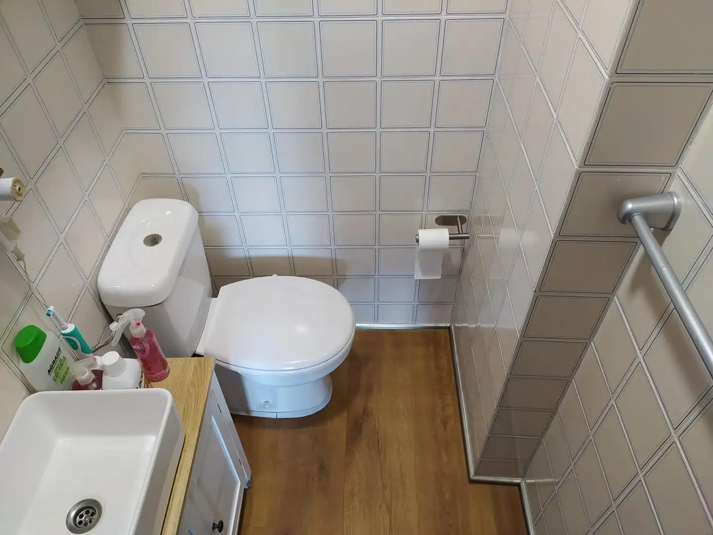 Baño de Piso en venta en Ponferrada con Calefacción, Terraza y Trastero