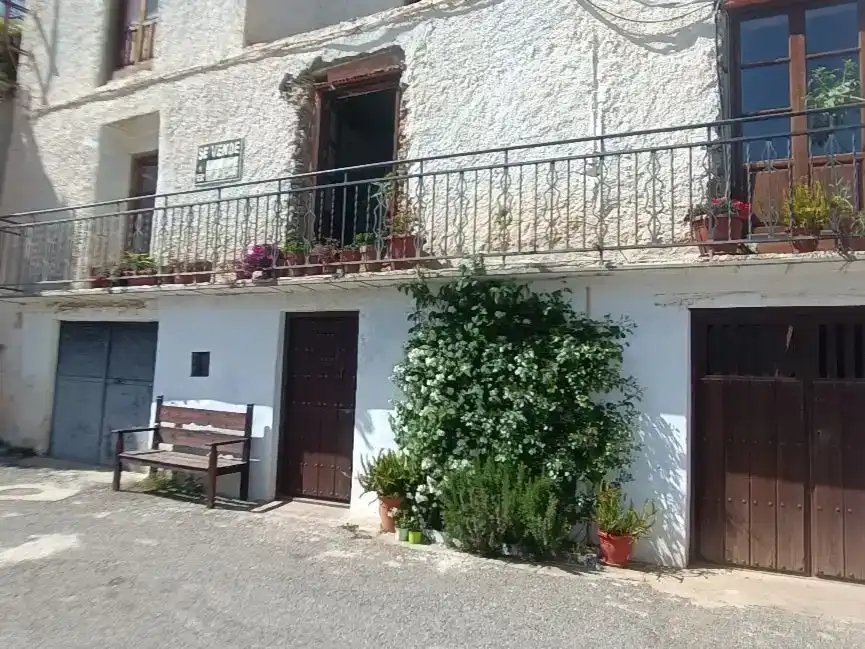 Vista exterior de Casa adosada en venda en La Taha amb Aire condicionat, Traster i Balcó