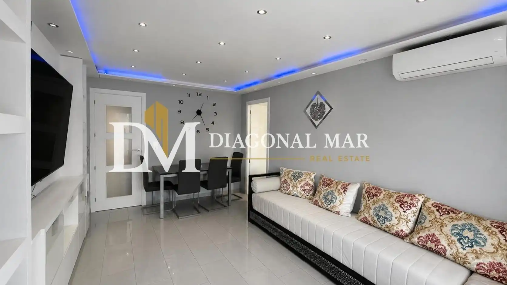 Sala de estar de Piso en venta en Sant Adrià de Besòs con Aire acondicionado, Amueblado y Balcón