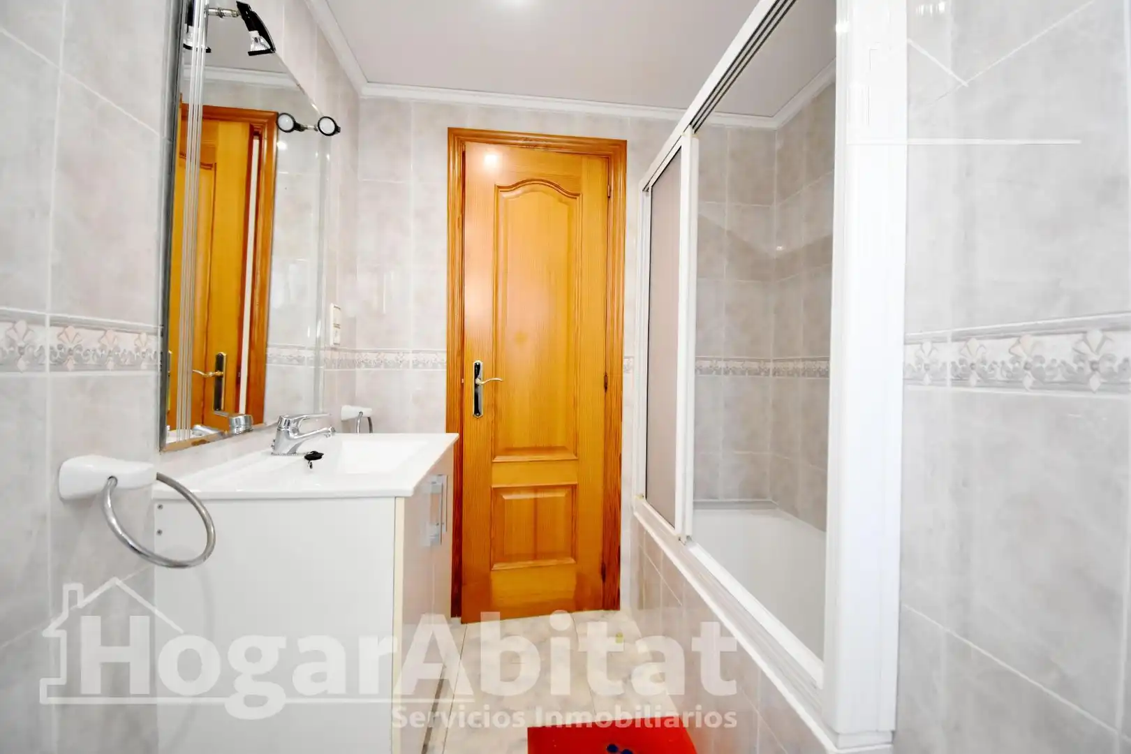 Badezimmer von Wohnung zum Verkauf in Piles mit Möbliert