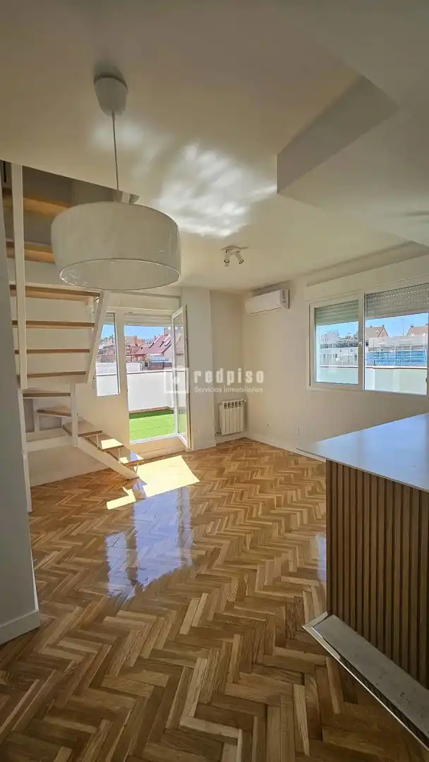 Habitación de Ático en venta en Madrid con Aire acondicionado, Calefacción y Parquet